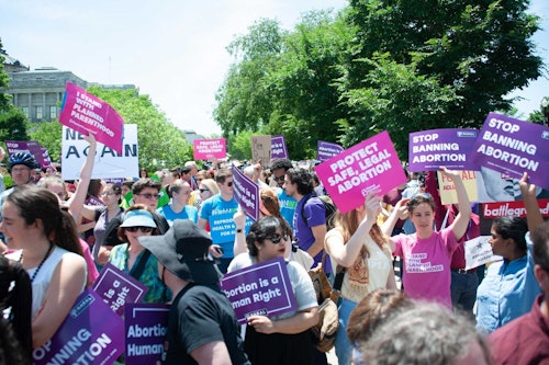 Defending Roe Is Mainstream