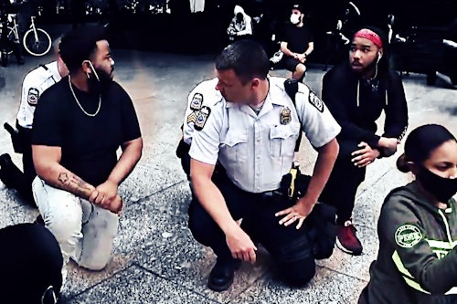 Take a knee protesters urged columbus pd to kneel with them t20 E0 Ppp1